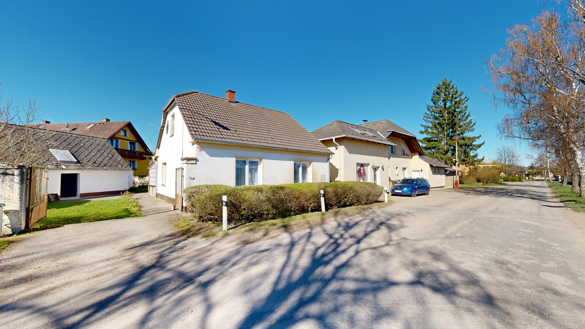 TÝN NAD VLTAVOU - PRODEJ RODINNÉHO DOMU