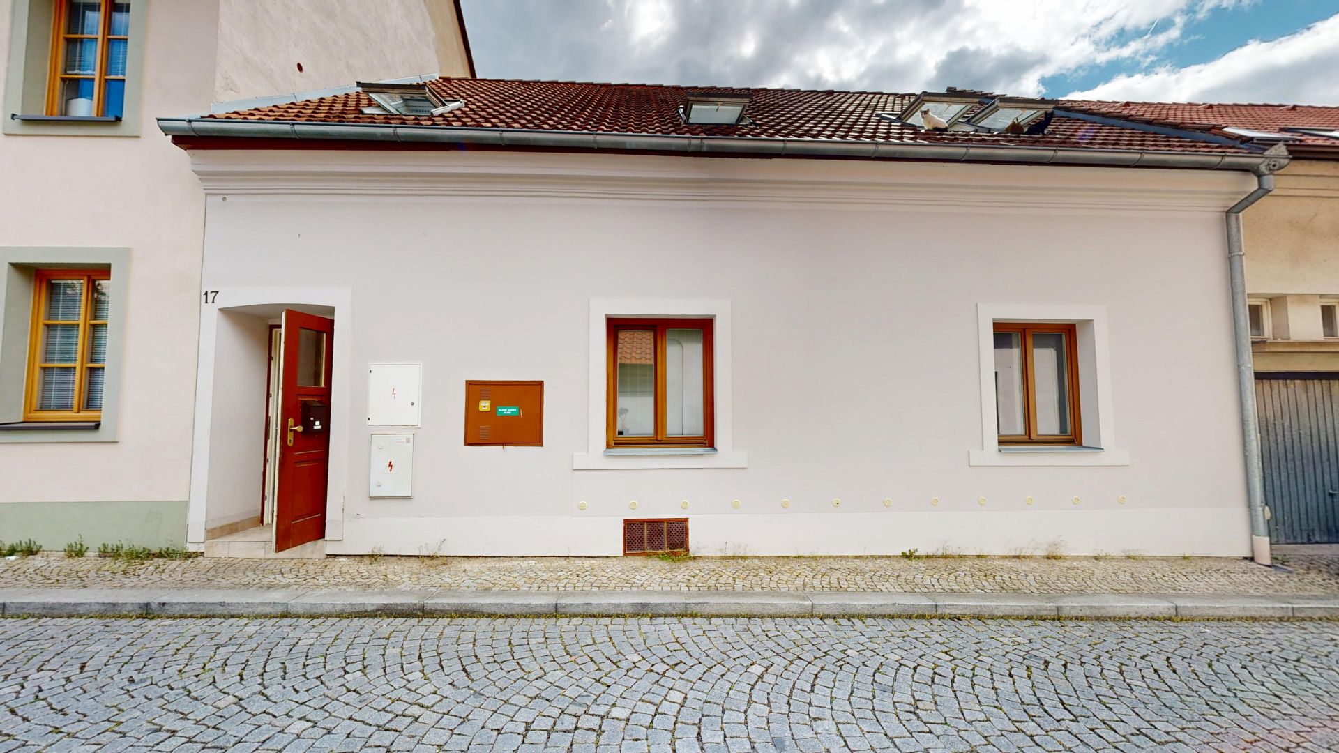 BECHYNĚ - PRODEJ INVESTIČNÍHO RODINNÉHO DOMU