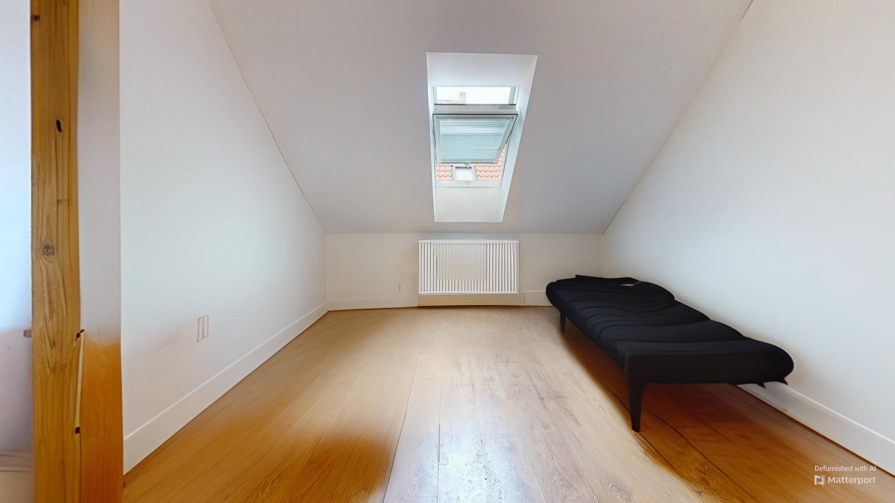 bytovy-dum-kaspara-maleho-bechyne-bedroom-defurnished_2