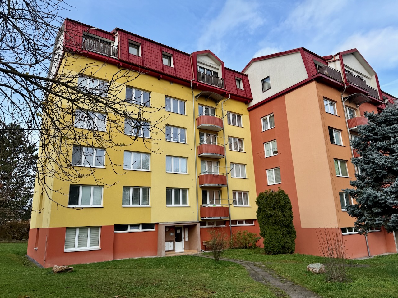 TÝN NAD VLTAVOU - PRODEJ BYTU 2+KK NA MALÉ STRANĚ