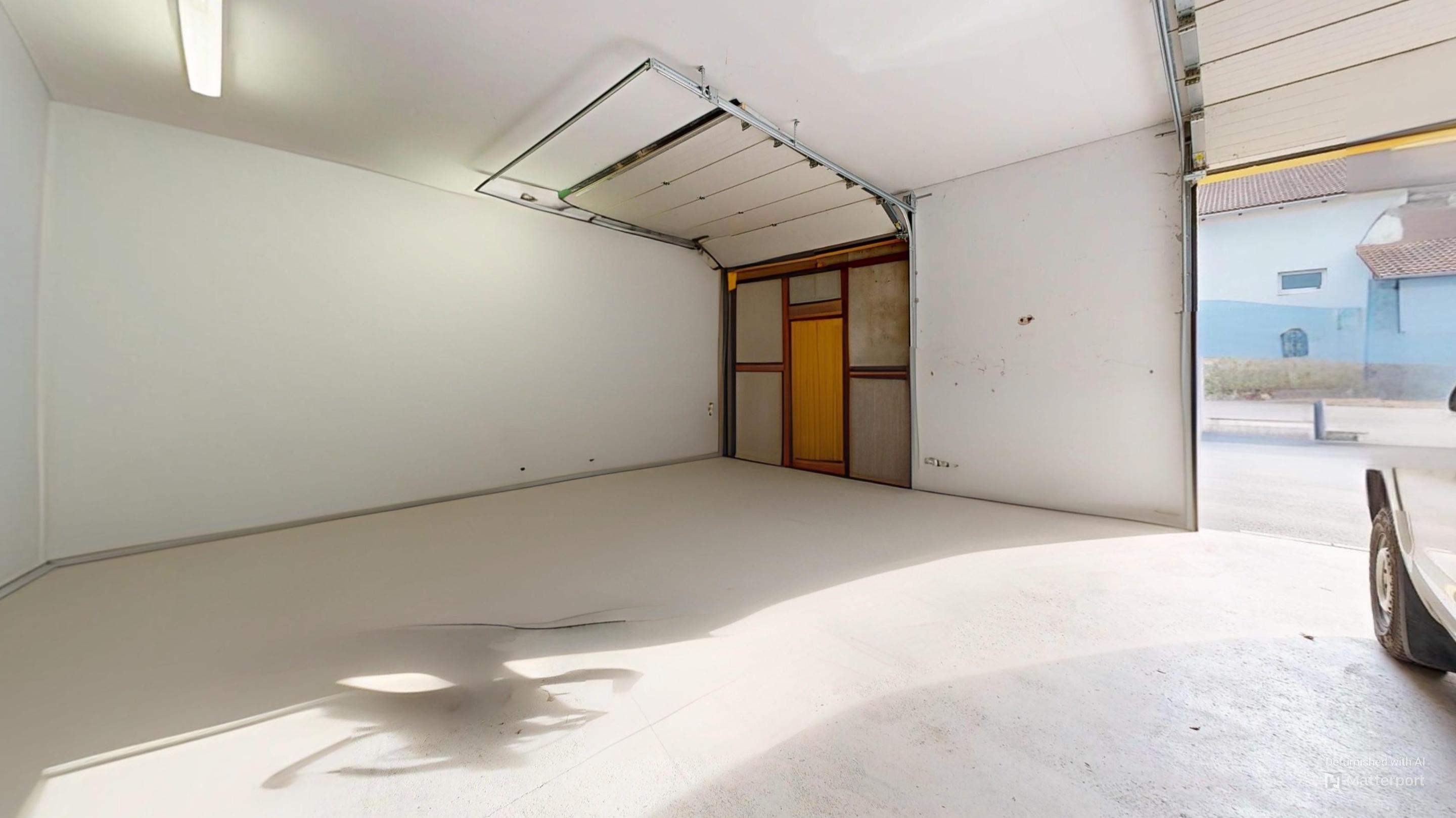 komercni-objekt-tyn-nad-vltavou--garage-defurnished_8