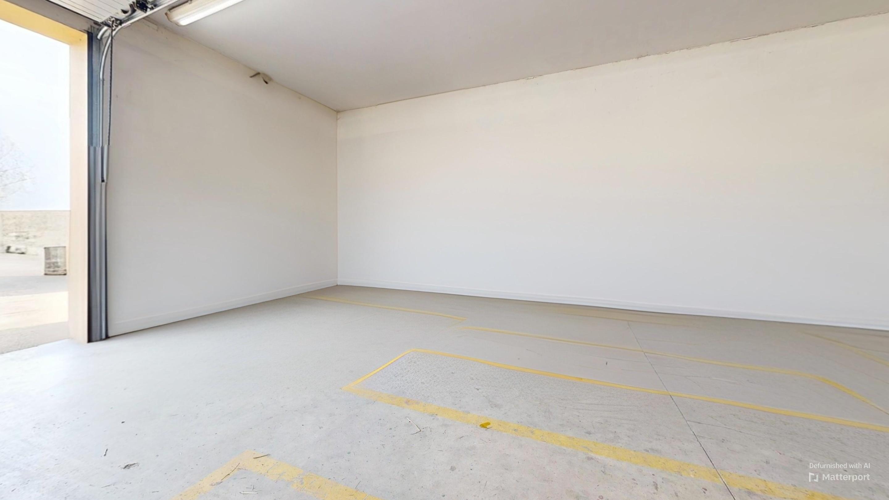 komercni-objekt-tyn-nad-vltavou--garage-defurnished_9