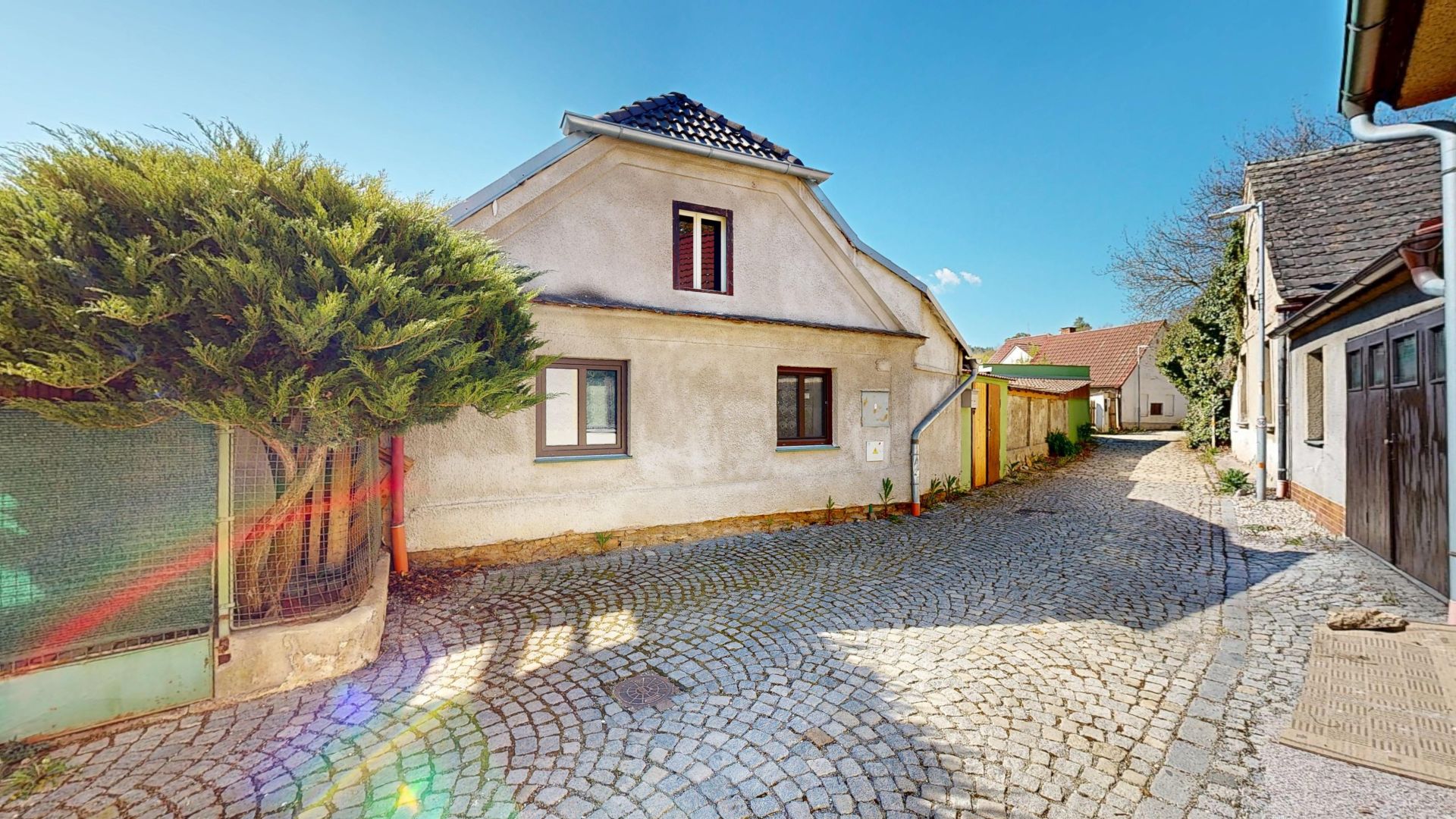 TÝN NAD VLTAVOU - PRODEJ RODINNÉHO DOMU
