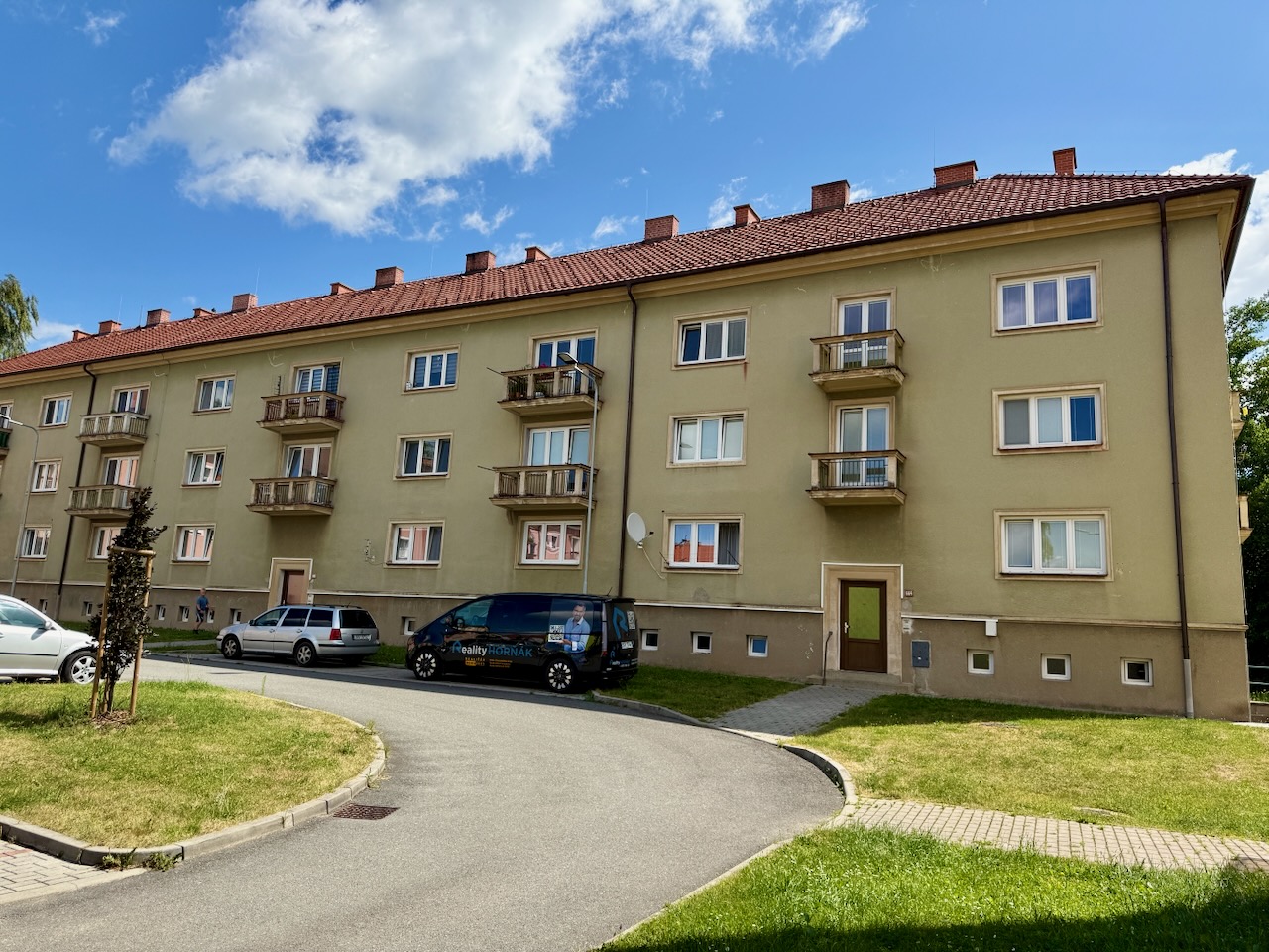 BECHYNĚ - PRODEJ BYTU 2+1 S BALKÓNEM
