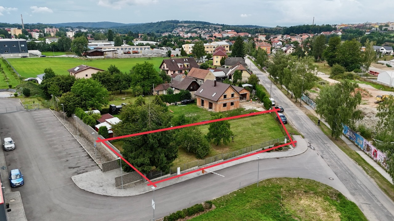 TÝN NAD VLTAVOU - STAVEBNÍ PARCELA NA MALÉ STRANĚ