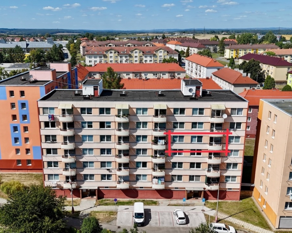 BECHYNĚ - PRODEJ BYTU 2+1 V OSOBNÍM VLASTNICTVÍ (BALKON, VÝTAH)